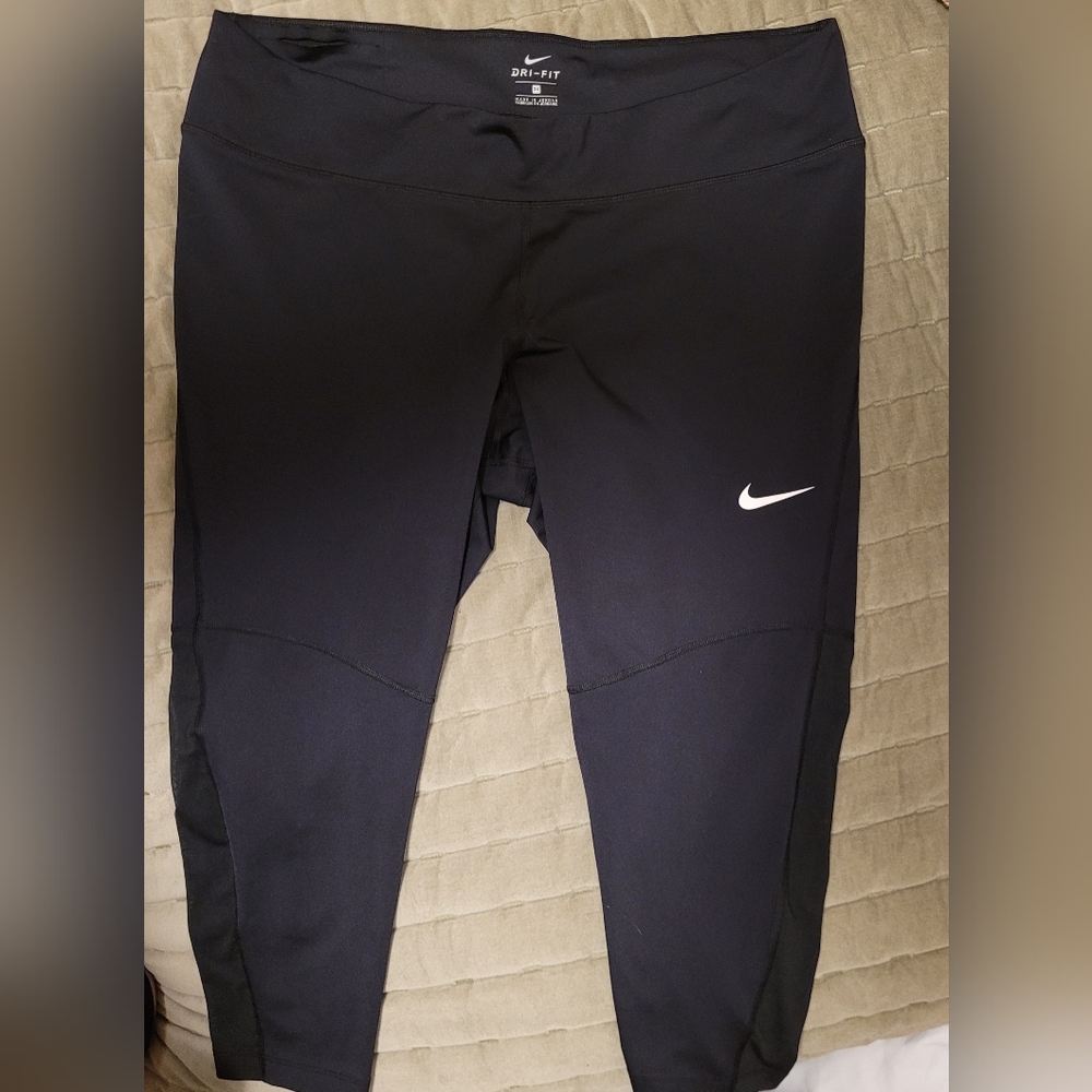 Nike Dri Fit Black Capri Leggings|Athletic Workout Pants